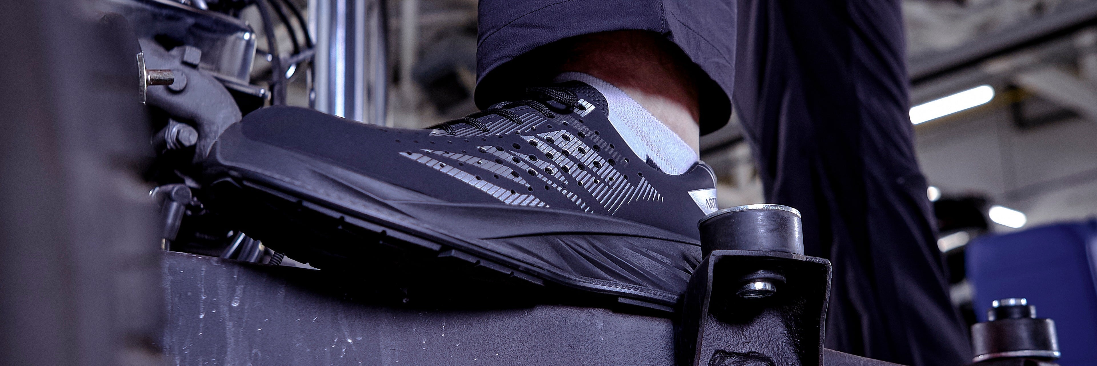 Poltopánky bezpečnostné S3